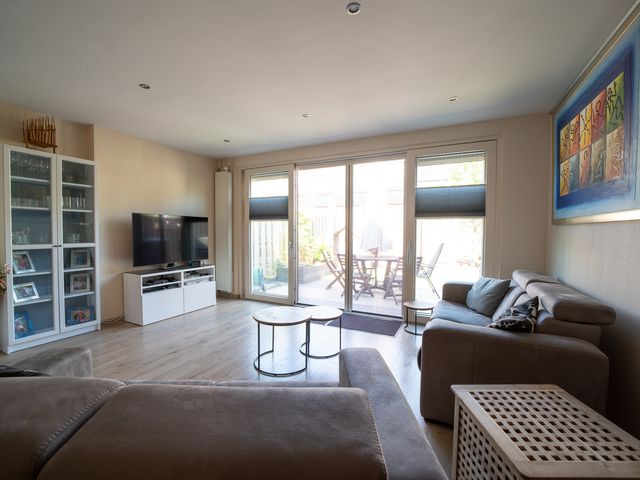 Pauwoog 11, Hellevoetsluis