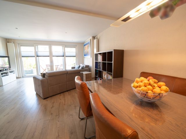 Pauwoog 11, Hellevoetsluis