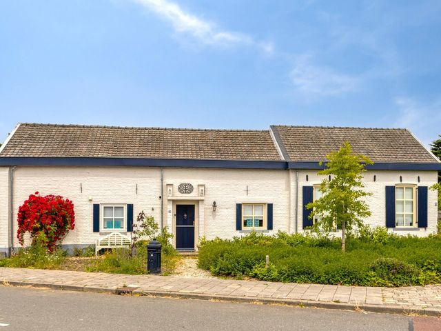 Burg Thijssenstraat 26, Beers Nb