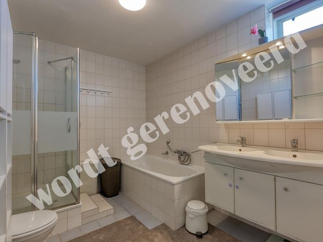 Spinozalaan 1G II, Voorburg