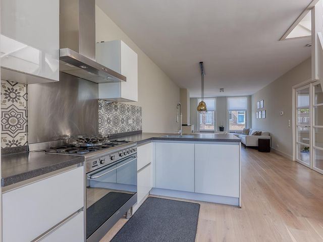 Goudenregenstraat 217, 'S-Gravenhage