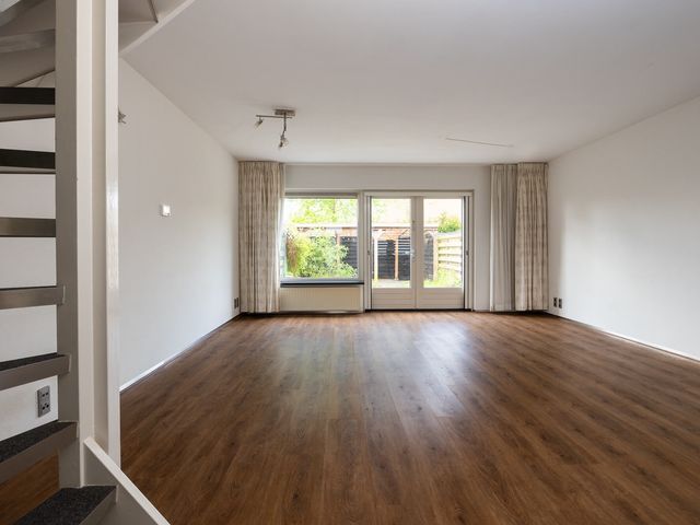 Poolster 128, Hoorn