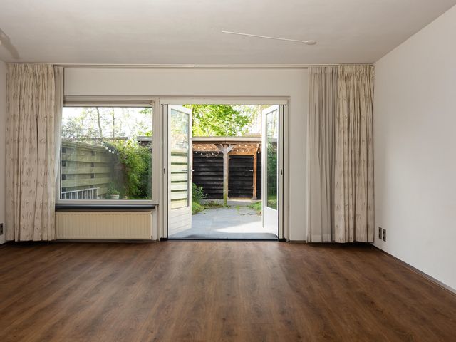 Poolster 128, Hoorn