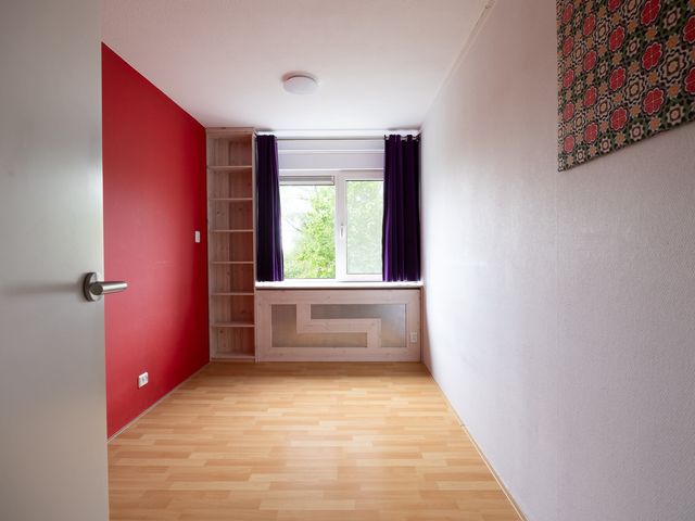 Poolster 128, Hoorn