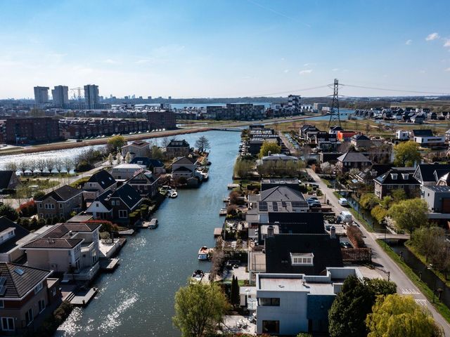 Aper Bouwmankade 24, Rotterdam