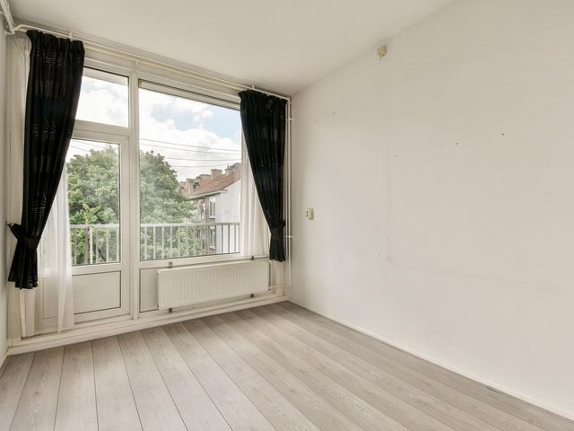 Ariana Nozemanstraat 15 3, Amsterdam