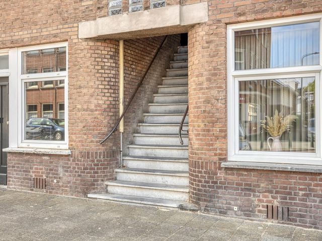 Pluvierstraat 475, Den Haag