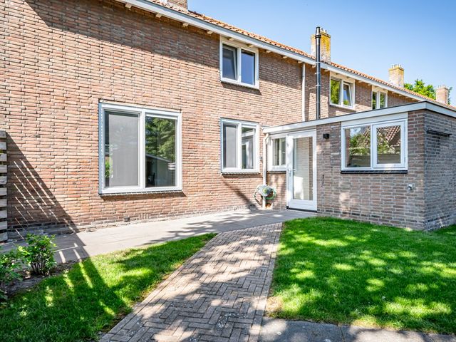 Patrijzenstraat 27, Tollebeek