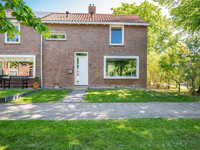 Patrijzenstraat 27, Tollebeek