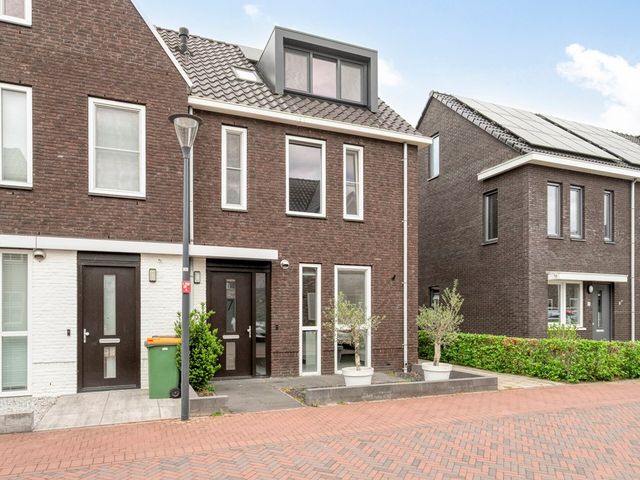 Brasem 7, Veenendaal