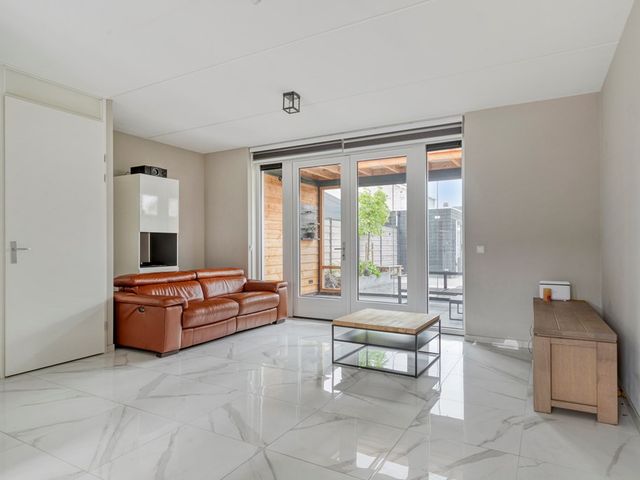 Brasem 7, Veenendaal