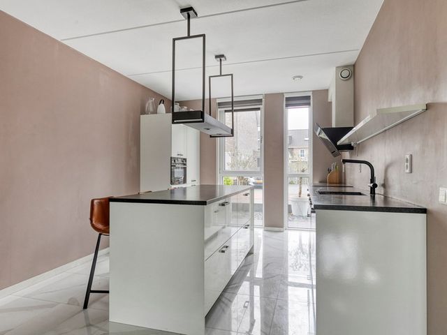 Brasem 7, Veenendaal