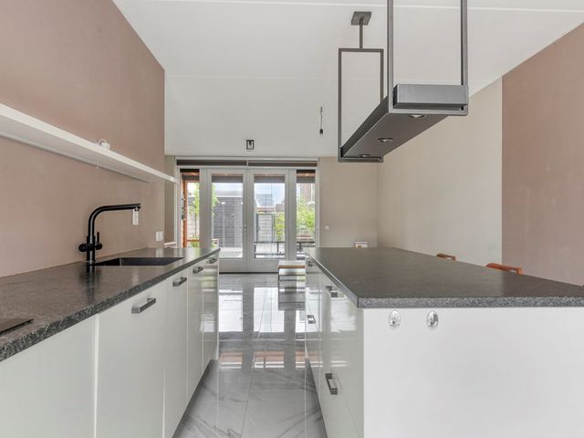 Brasem 7, Veenendaal