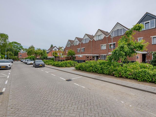 Bazeldijk 12, Rotterdam