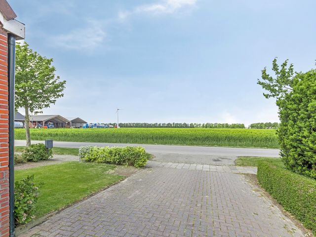 Radsweg 48, Roodeschool