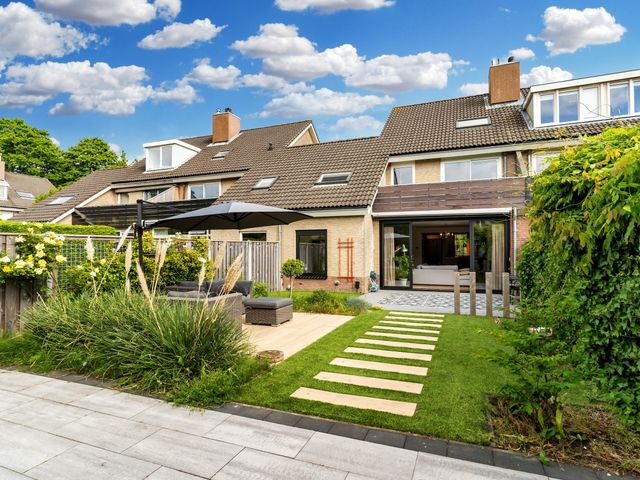Buizerderf 22, Voorschoten