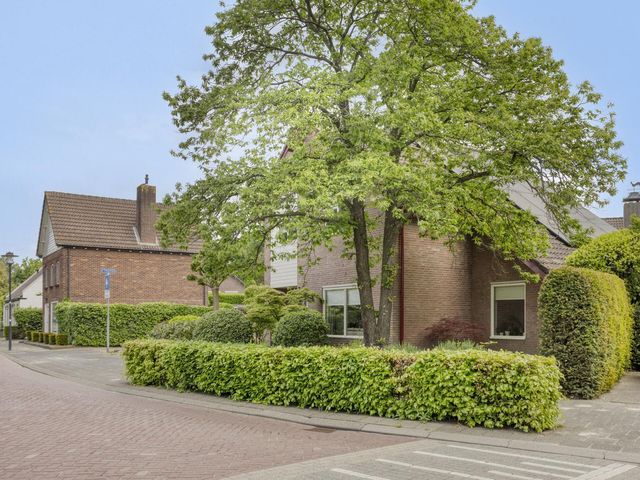 Kerkstraat 56, Bavel