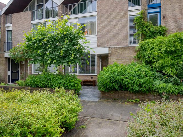 Thorbeckeweg 12, Voorschoten
