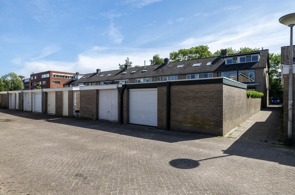 Plateelbakkerstraat 18