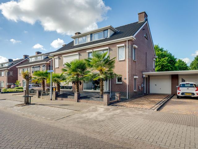 Sint Walfriedstraat 38, St. Willebrord
