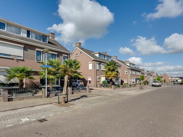 Sint Walfriedstraat 38, St. Willebrord
