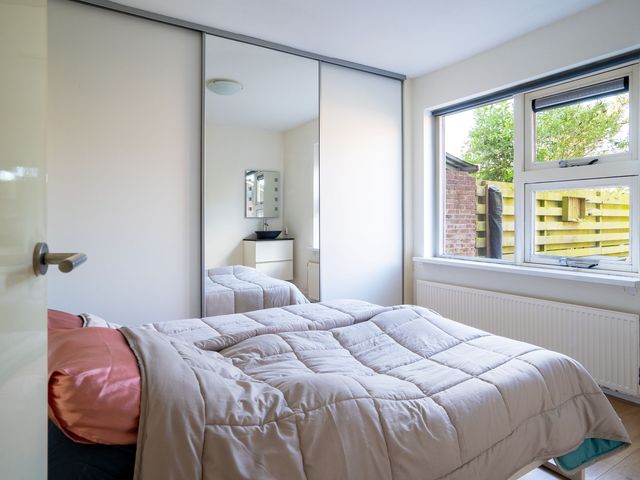 Buizerdstraat 18, Assen