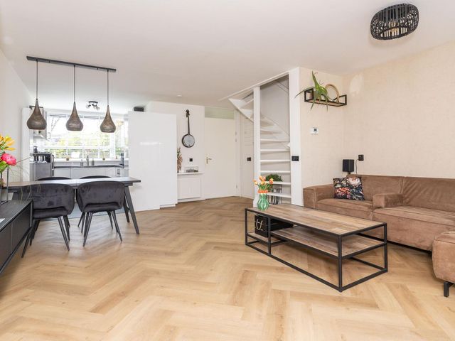 Cezannehof 74, Hoorn