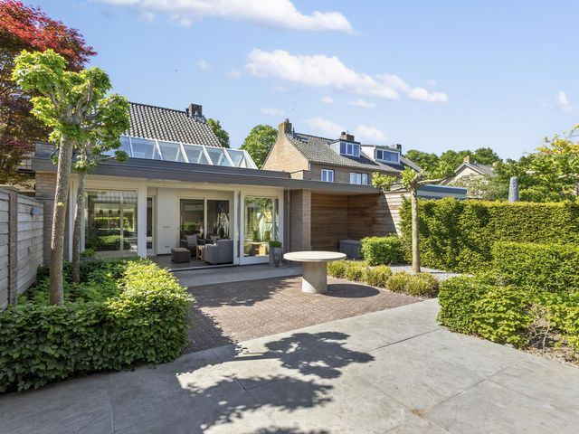 't Hofflandt 35, Ulvenhout