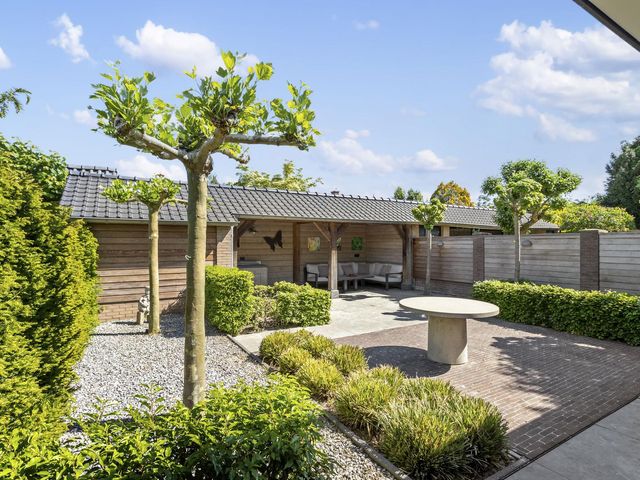 't Hofflandt 35, Ulvenhout