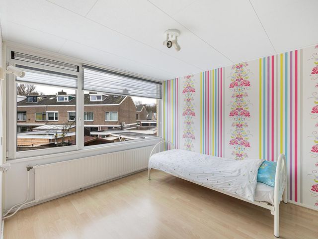 Rivierenlaan 8, Rozenburg