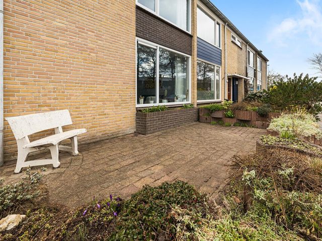 Rivierenlaan 8, Rozenburg