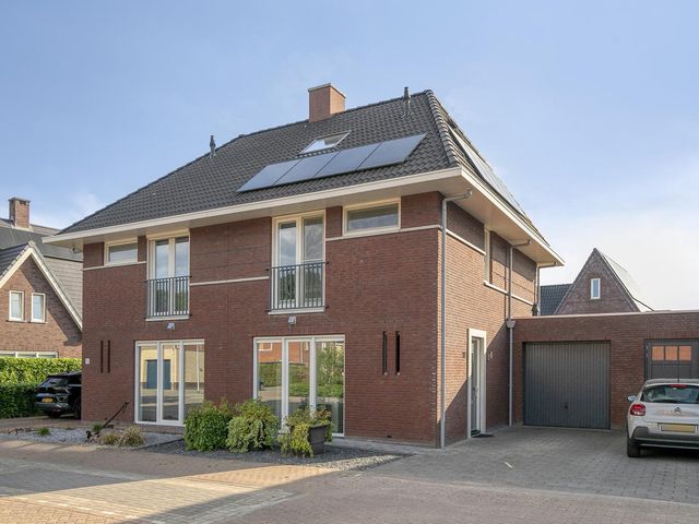 Smoutstraat 18, Sprundel