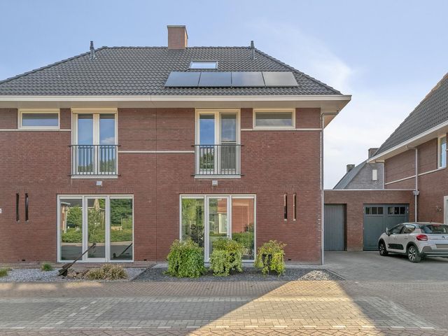 Smoutstraat 18, Sprundel