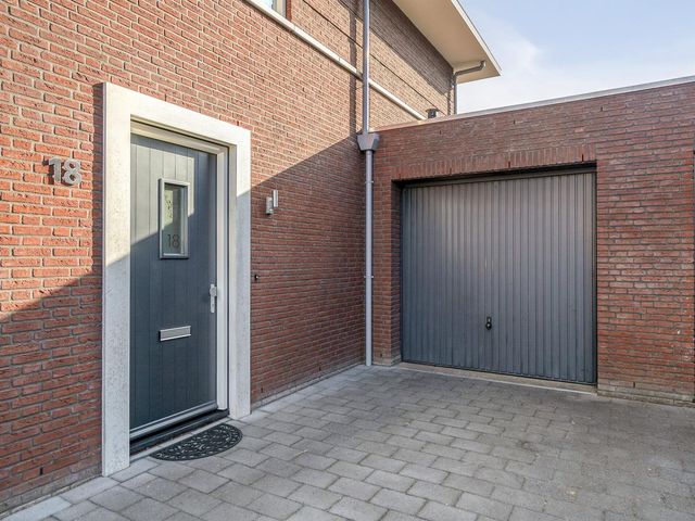 Smoutstraat 18, Sprundel