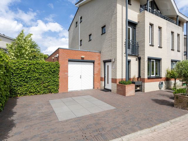 Astersingel 120, Berkel en Rodenrijs