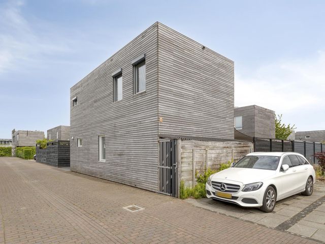De Muy 389, Hoofddorp