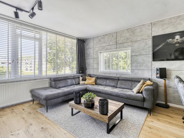 Irisstraat 9, Ridderkerk