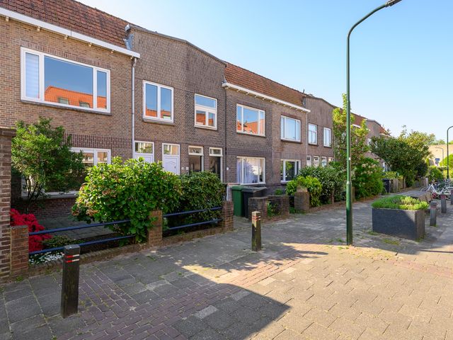 Claudiusstraat 1, Voorburg