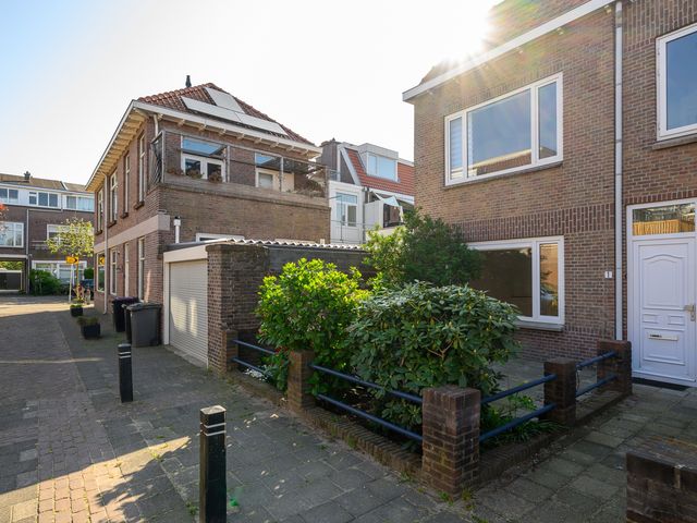 Claudiusstraat 1, Voorburg