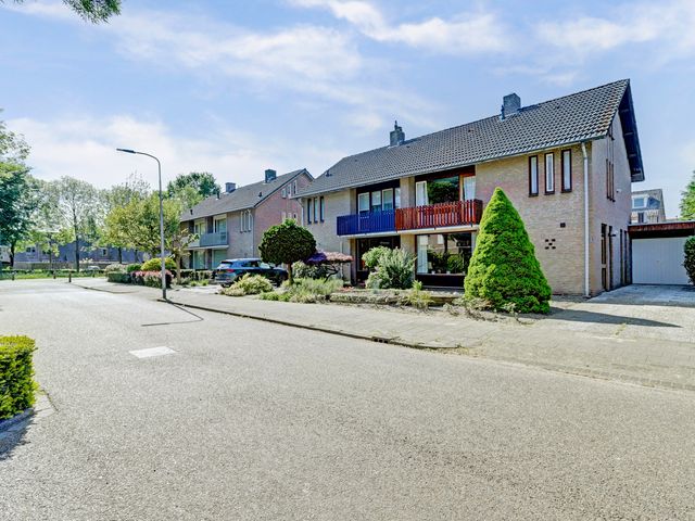 Melkweg 2, Hapert
