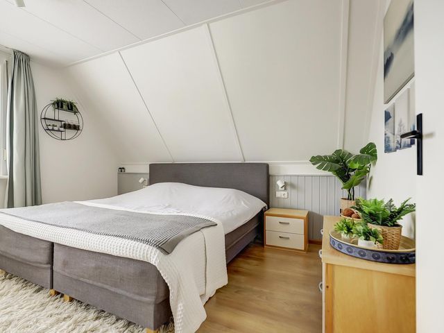 Ada van Hollandstraat 10, 'S-Heer Hendrikskinderen
