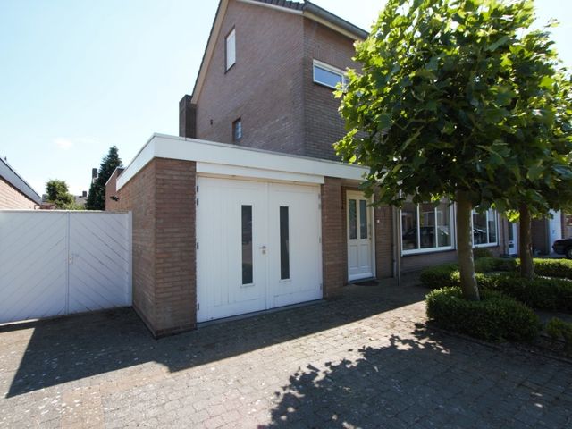 Kampstraat 18, Lomm