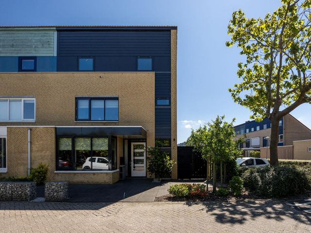 Gerard den Brabanderhof 64, Hoorn
