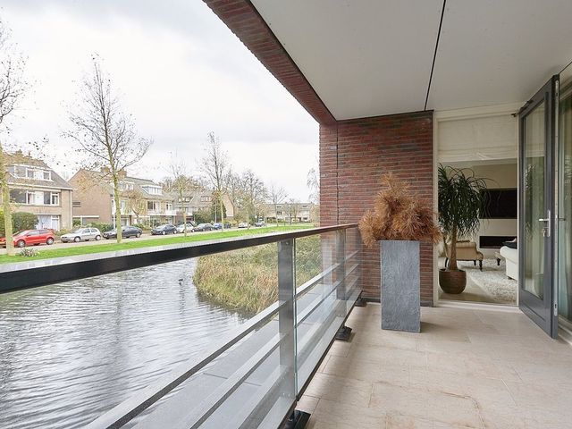 Rouboslaan 76, Voorschoten