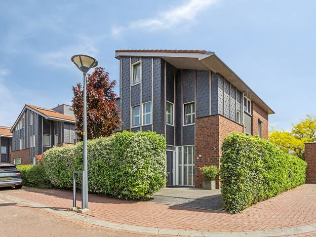 Iraklia 3, Hoofddorp