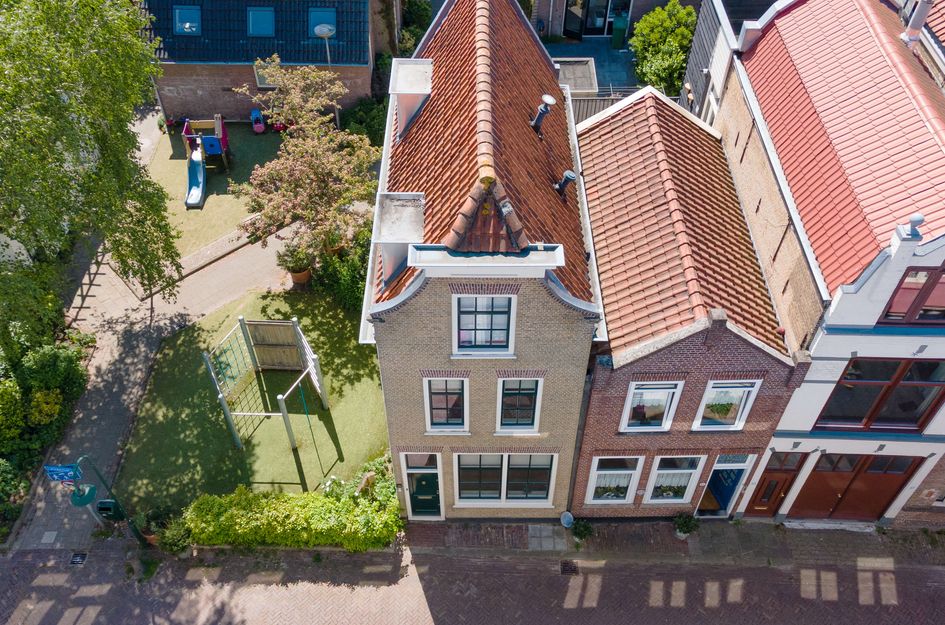 Lange Dwarsstraat 31