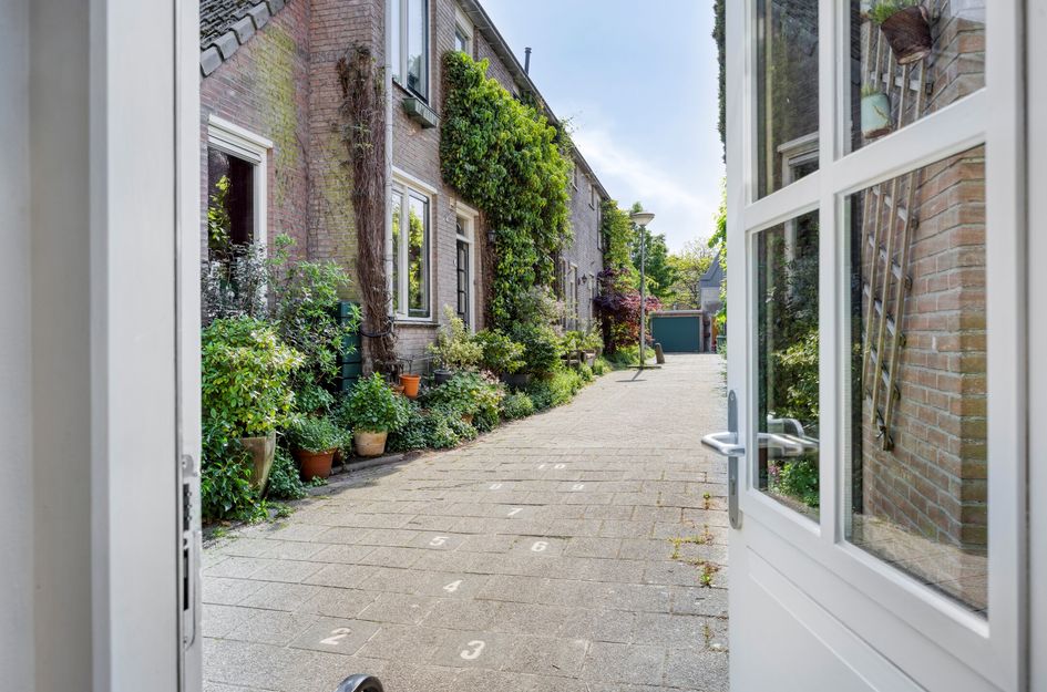 Lange Dwarsstraat 31