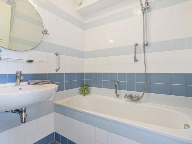 Doniapark 106, Langweer