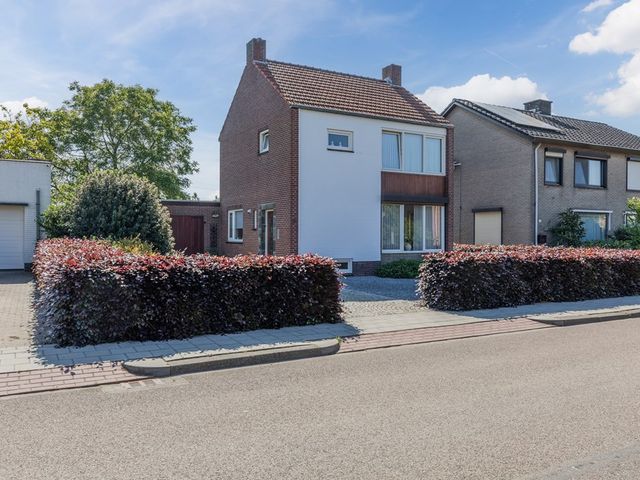 Gouverneur Houbenstraat 21, Stevensweert