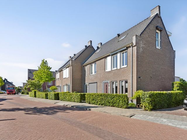 Herman de Ruijterstraat 12, Poederoijen
